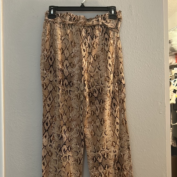 Cropped flowy pants - Picture 4 of 4